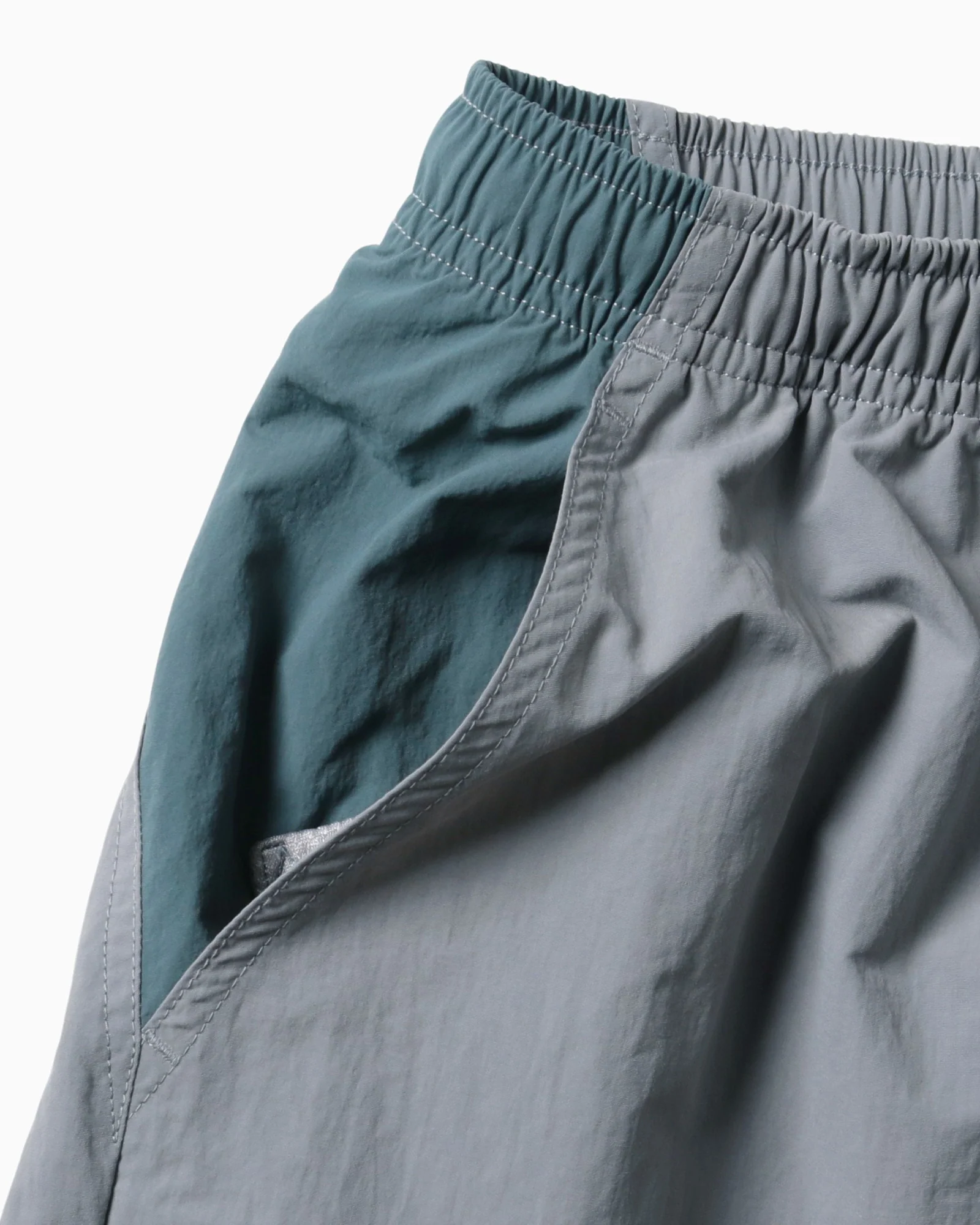 COLOR BLOCK WOVEN SHORTS - Image 5